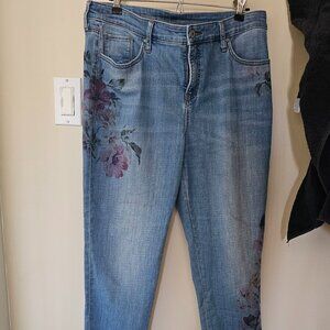 So slimming floral girlfriend ankle length jeans - Chico's